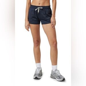 Vuori Halo Performance DreamKnit Short Size Small